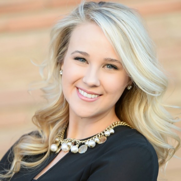 Meet your Posher, Julia - Picture 1 of 1